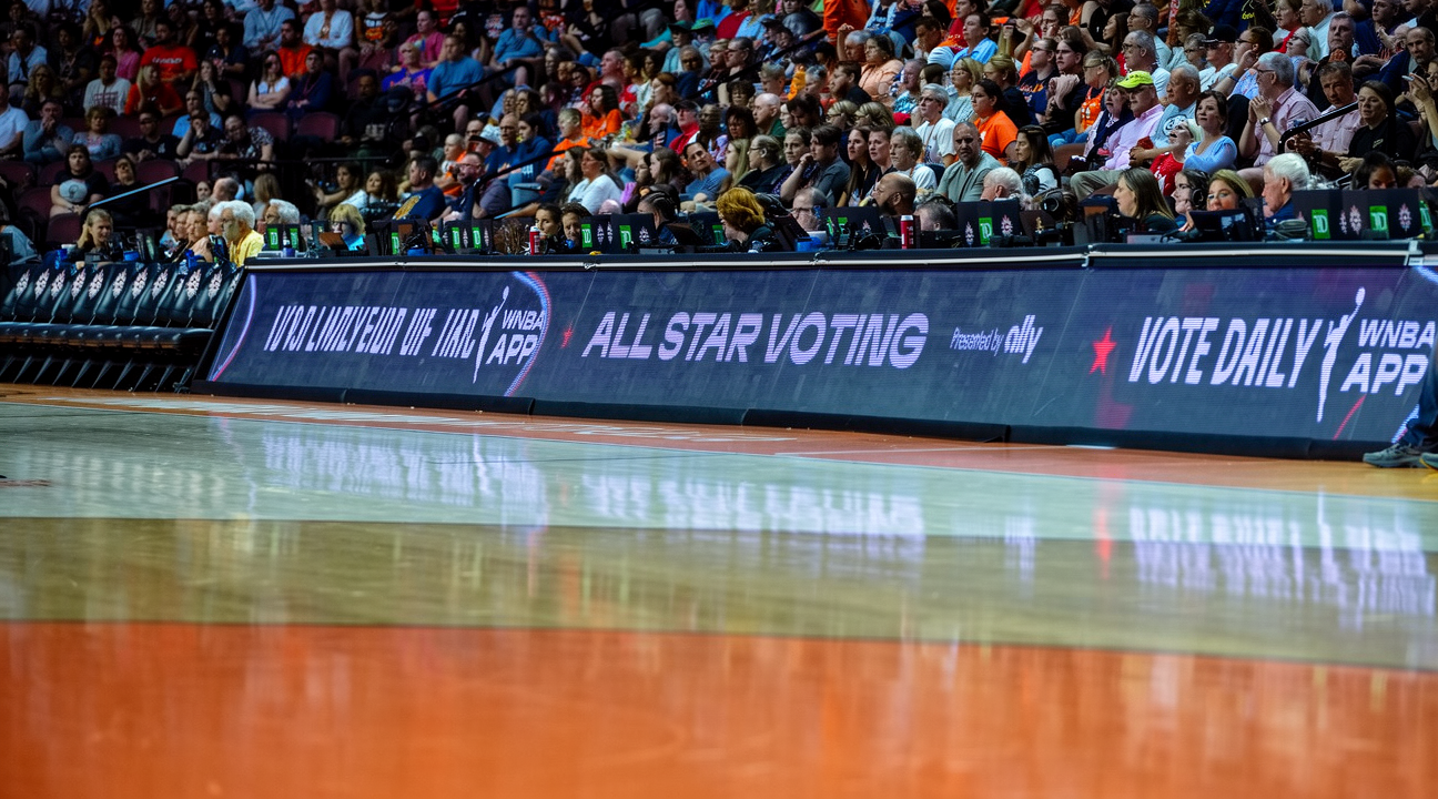 凯发K8 - WNBA 全明星选秀花絮：Weatherspoon 与 Cooper 选边，Bueckers 与 Clark 成焦点 - 凯发K8